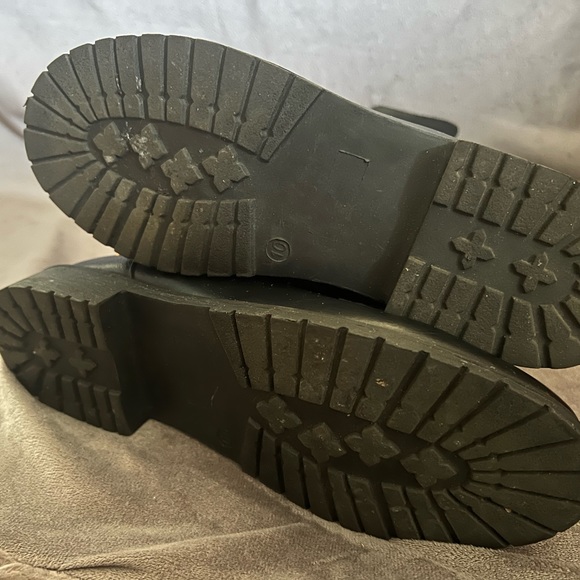 SOLD - Picture 2 of 7